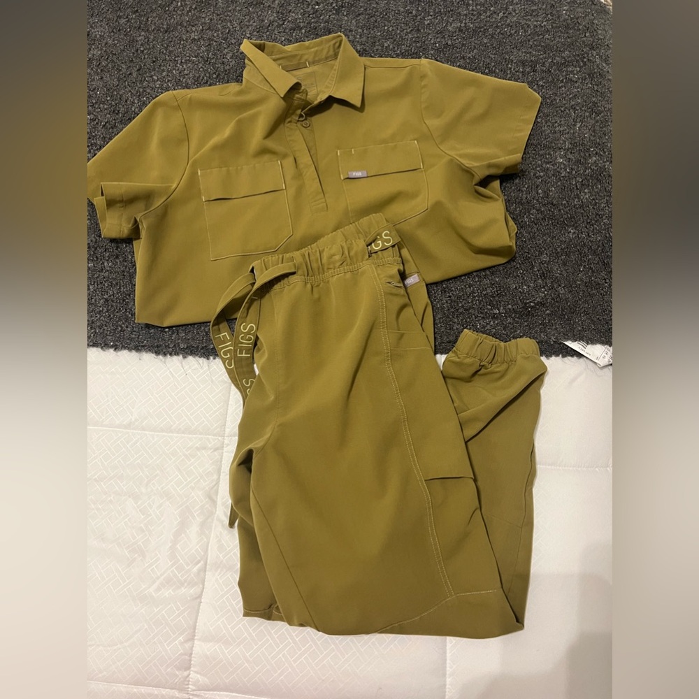 Figs Olive Green Women's Scrub Set